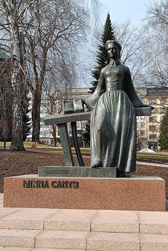 Minna Catch monument in Jyväskylä, Kirkkopuisto