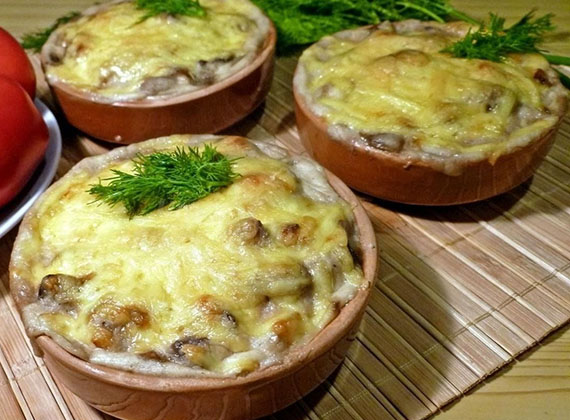 Жюльен с курицей и шампиньонами